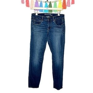 American Eagle Medium Wash Mid-Rise Skinny Denim Jeans Size 8 short